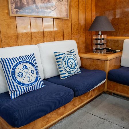 Boat Aloha Hotel Sant Adria de Besos Ngoại thất bức ảnh