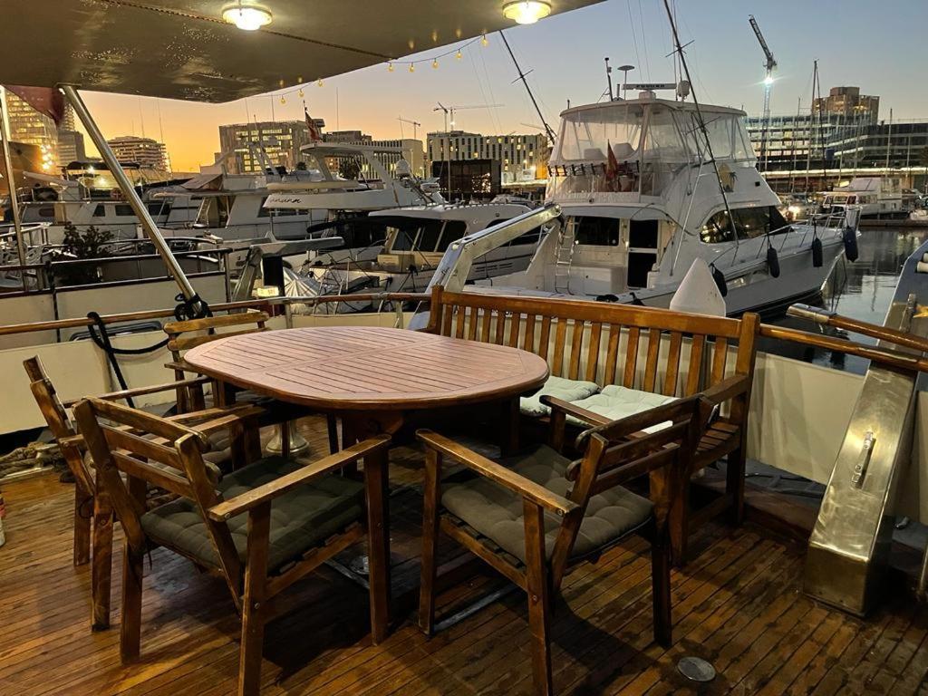 Boat Aloha Hotel Sant Adria de Besos Ngoại thất bức ảnh