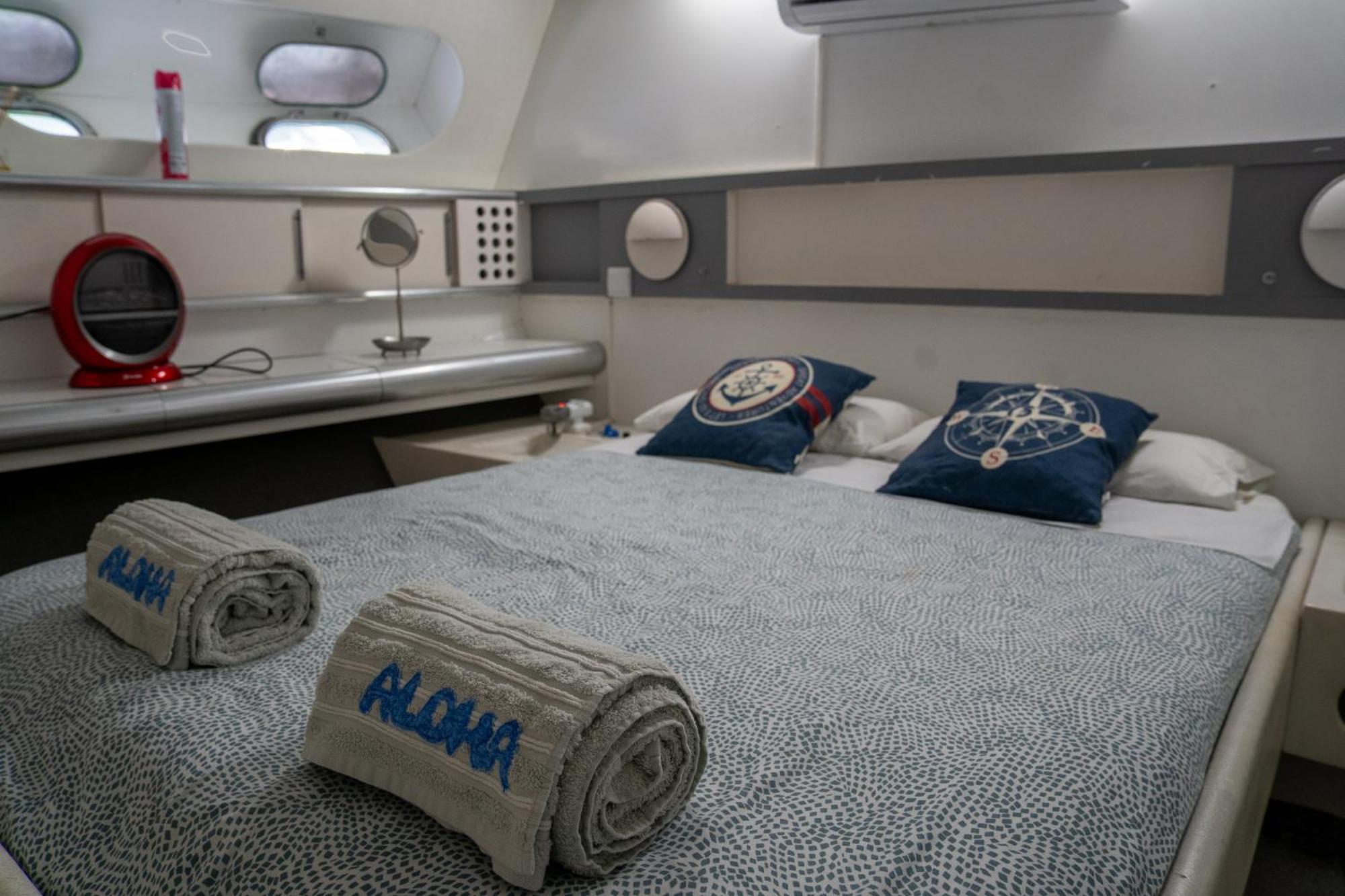 Boat Aloha Hotel Sant Adria de Besos Ngoại thất bức ảnh