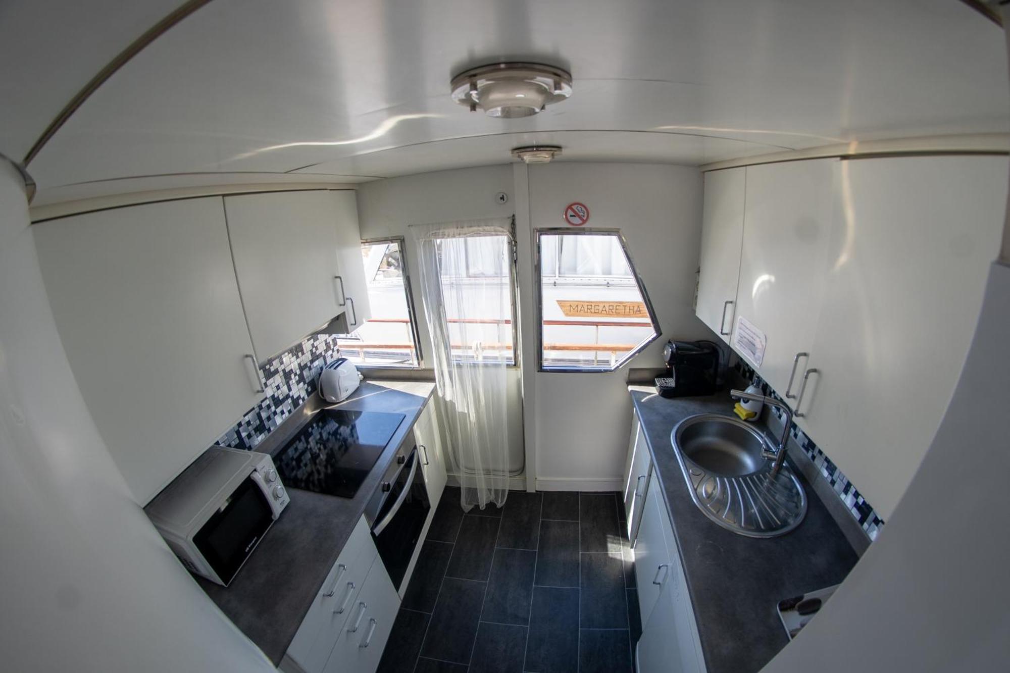 Boat Aloha Hotel Sant Adria de Besos Ngoại thất bức ảnh