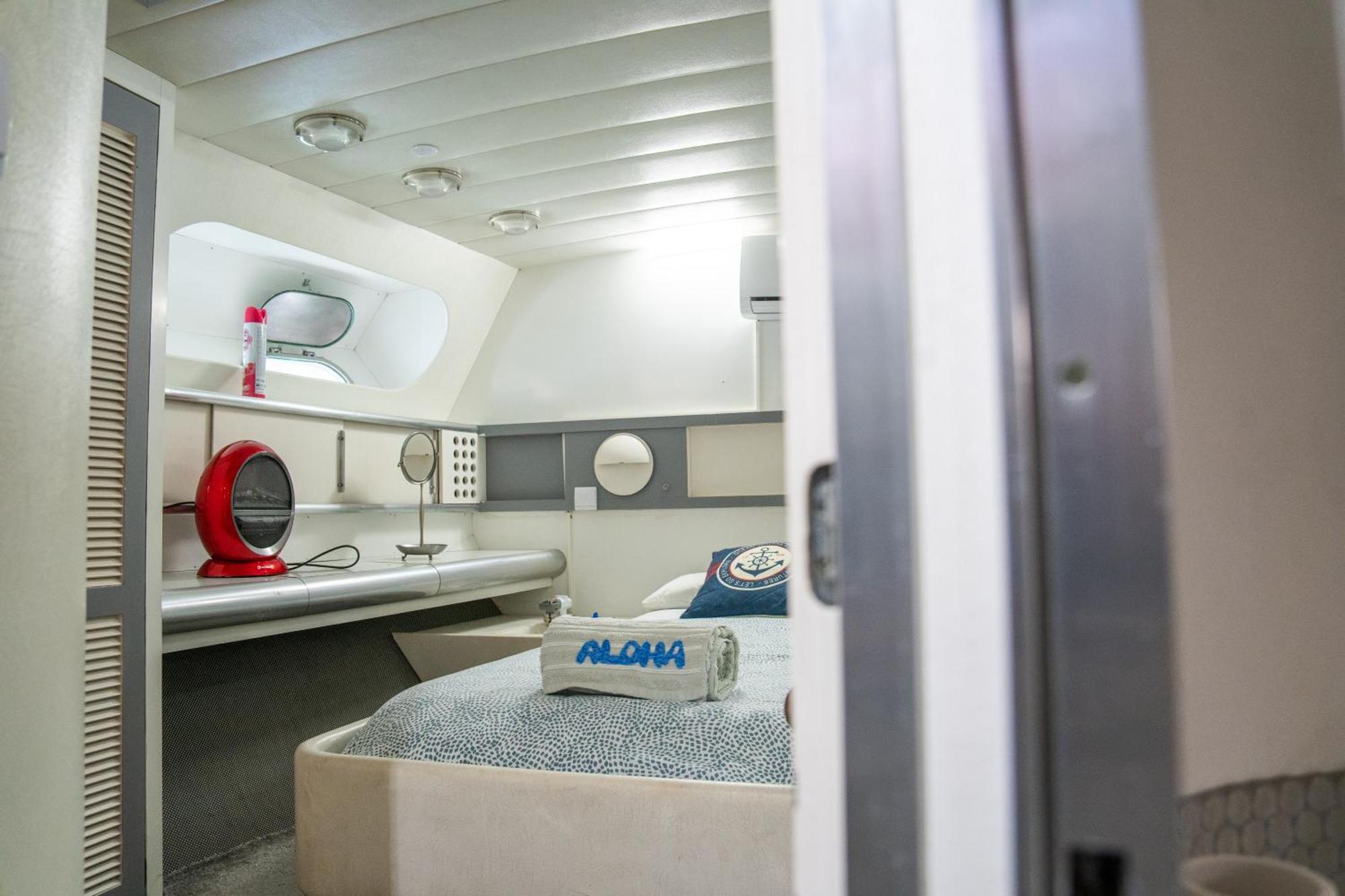Boat Aloha Hotel Sant Adria de Besos Ngoại thất bức ảnh