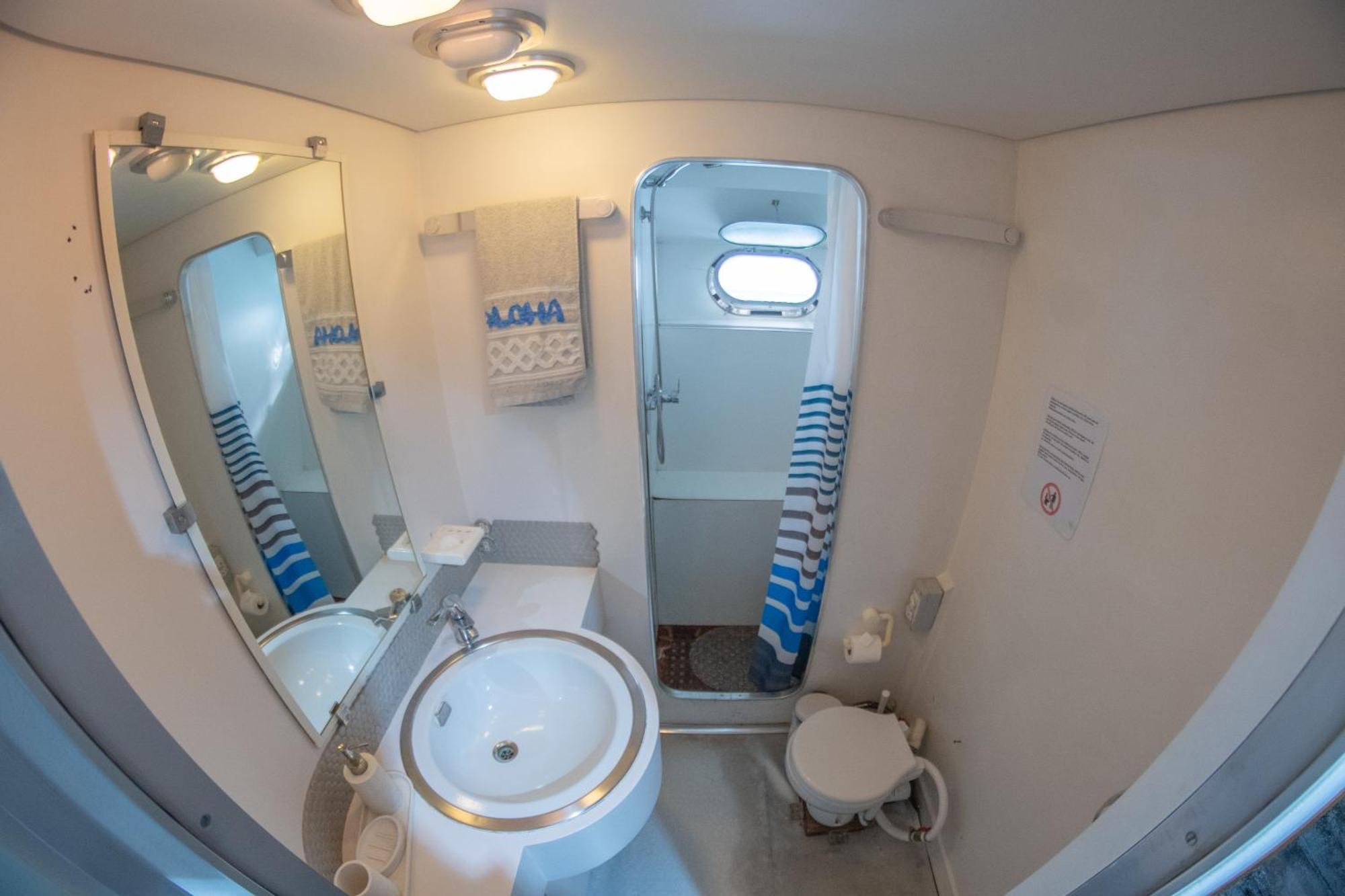 Boat Aloha Hotel Sant Adria de Besos Ngoại thất bức ảnh