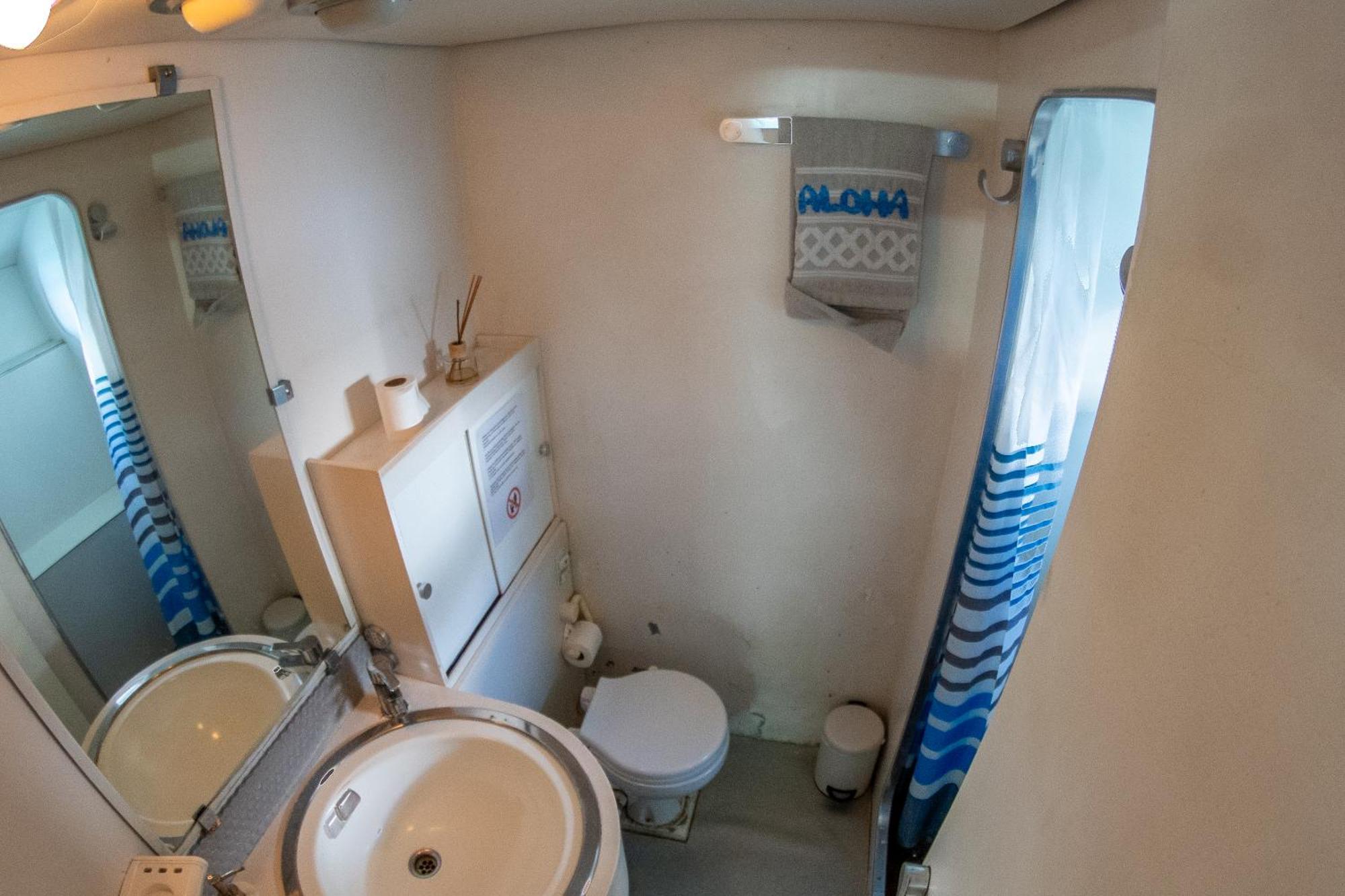Boat Aloha Hotel Sant Adria de Besos Ngoại thất bức ảnh