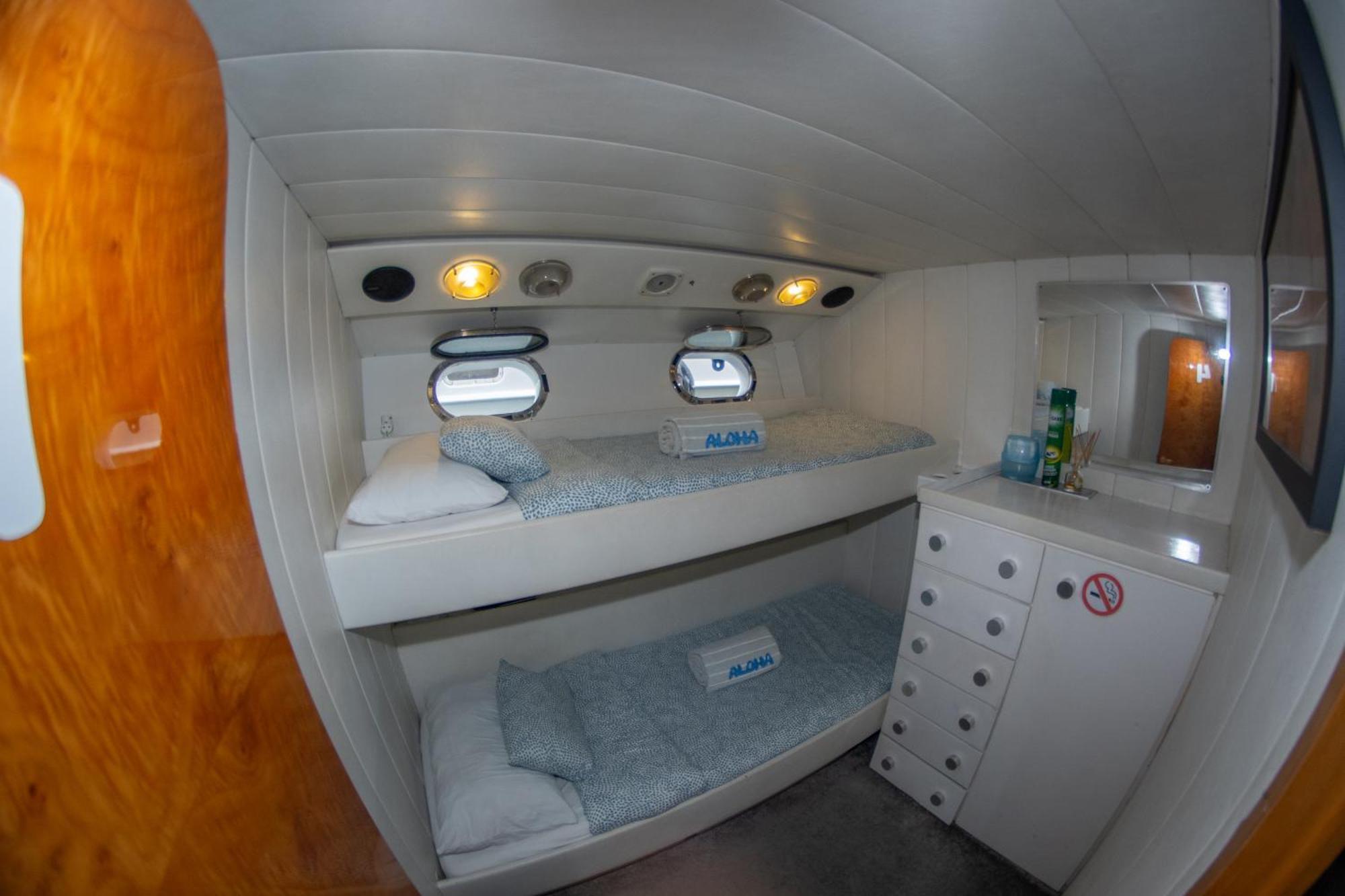 Boat Aloha Hotel Sant Adria de Besos Ngoại thất bức ảnh